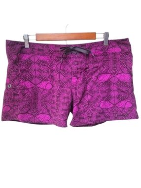 Patagonia Wavefarer Board Shorts Cereus Flower Purple Size 14